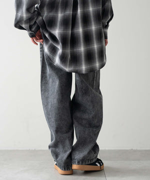 デニムブラックソノタ モデル：156cm M-160着用