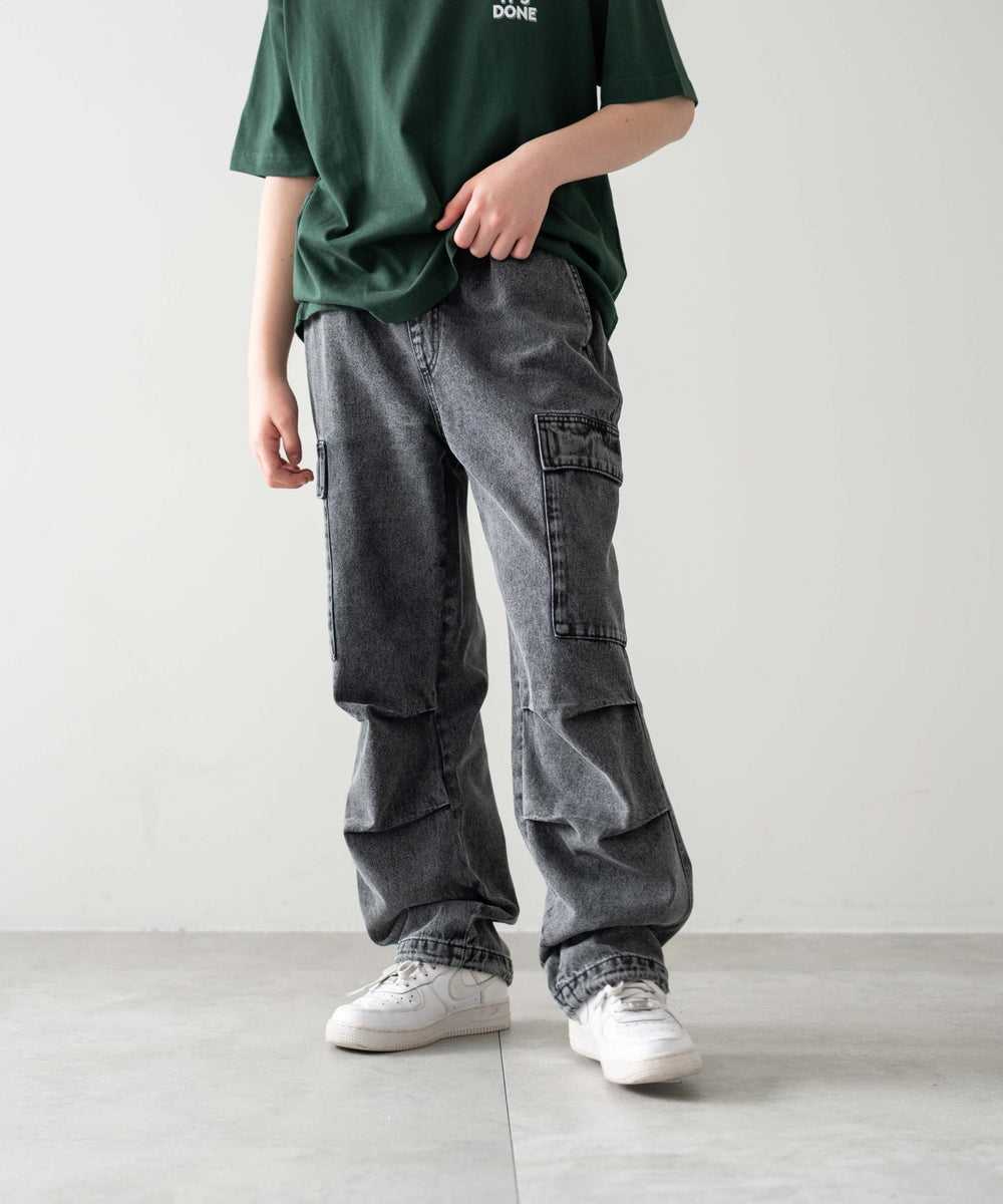 デニムブラックソノタ モデル：156cm M-160 着用