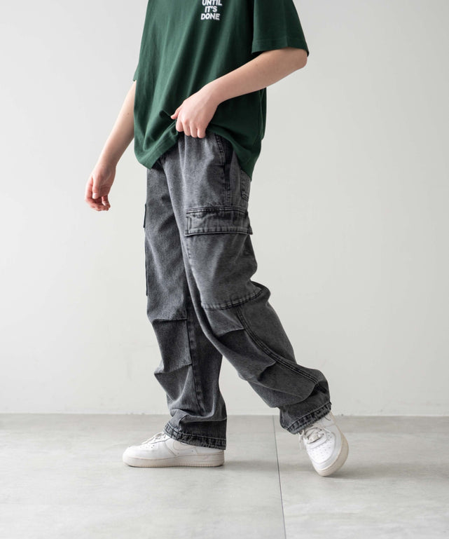 デニムブラックソノタ モデル：156cm M-160 着用