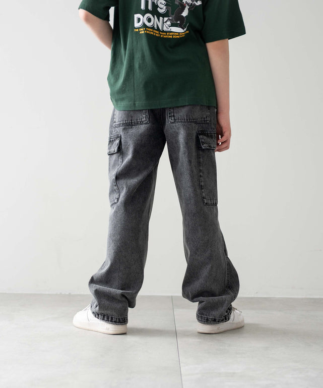 デニムブラックソノタ モデル：156cm M-160 着用