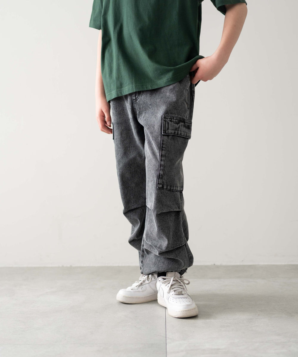 デニムブラックソノタ モデル：156cm M-160 着用