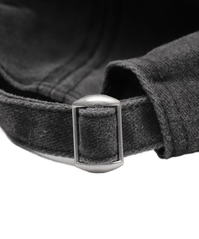 フリンジロゴピグメントキャップ