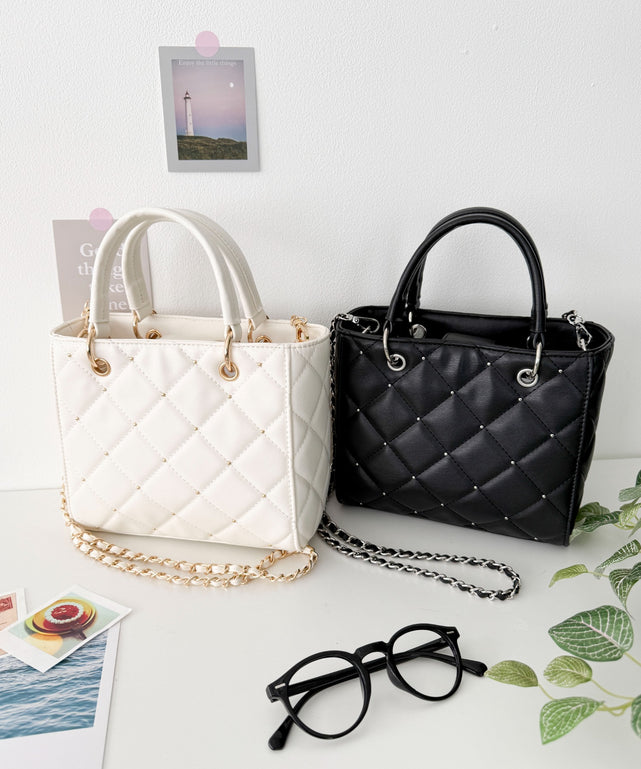 スタッズ付きキルティングスクエアショルダー