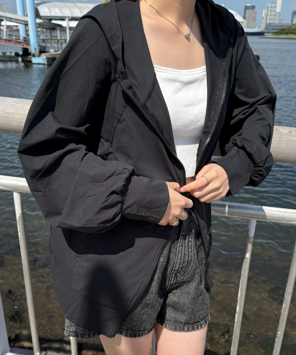 ブラック　モデル：155cm L着用