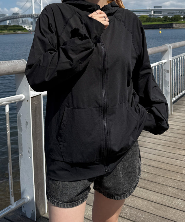 ブラック　モデル：155cm L着用