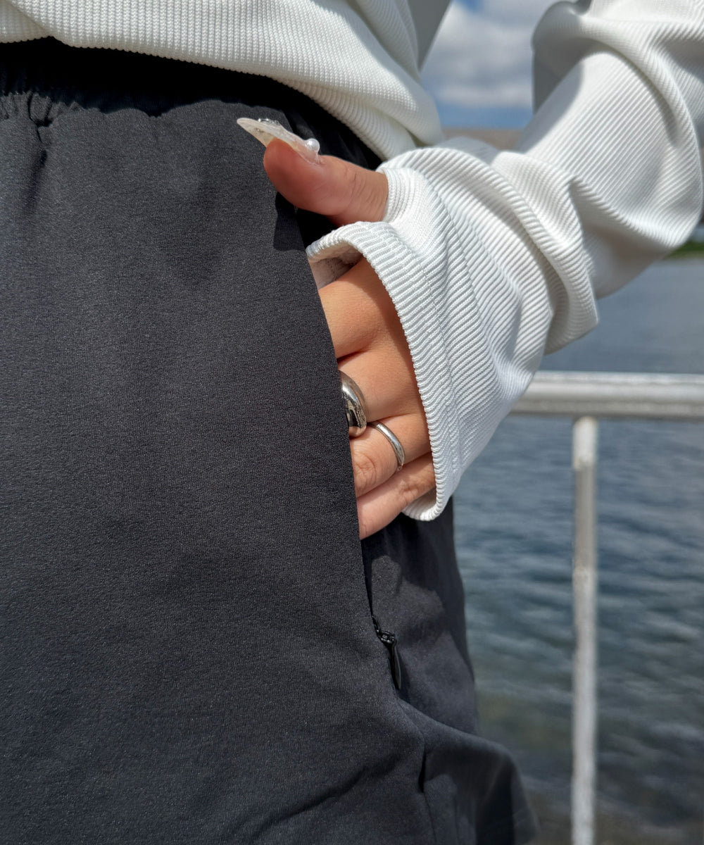 ブラック　モデル：155ｃｍ　Fサイズ着用