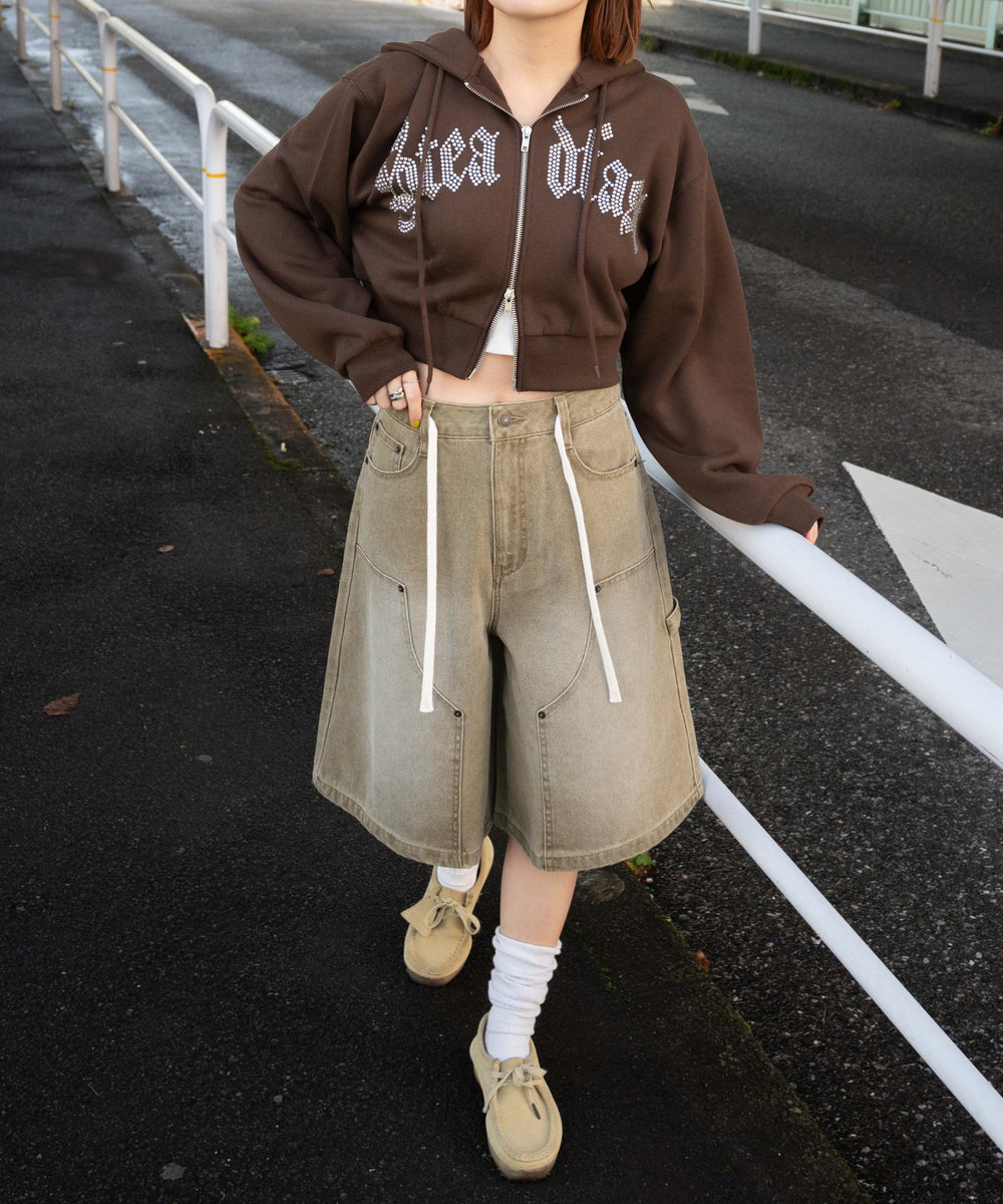 ダックベージュ モデル：155cm M着用