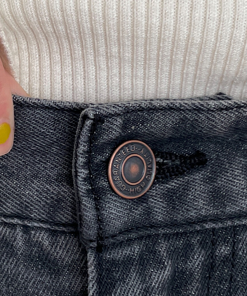 スプレーペイントストレートデニムパンツ