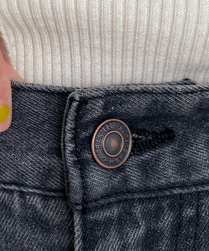 スプレーペイントストレートデニムパンツ