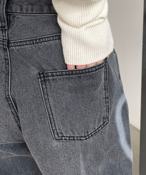 スプレーペイントストレートデニムパンツ