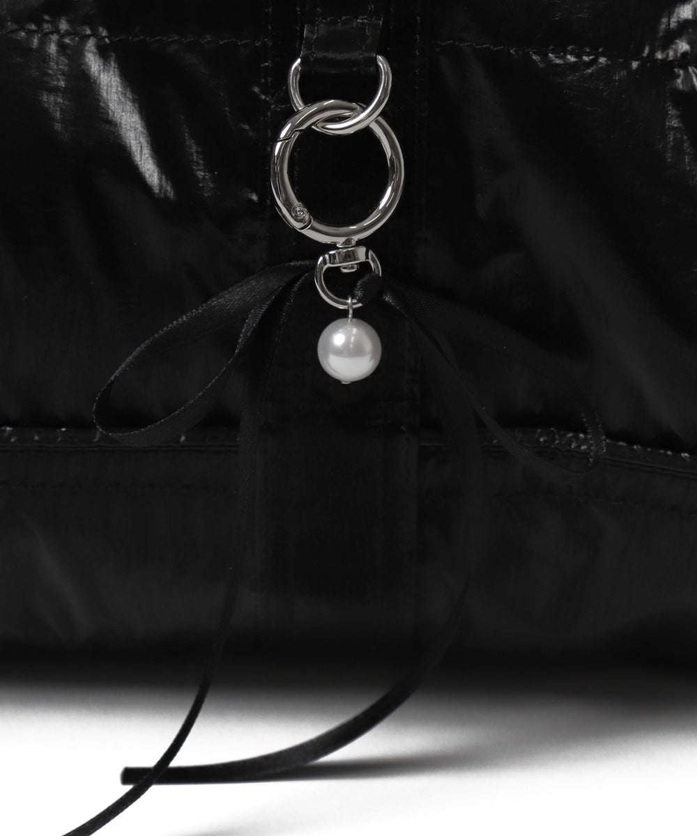 サテンリボンチャーム付きボストンバッグ