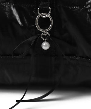 サテンリボンチャーム付きボストンバッグ