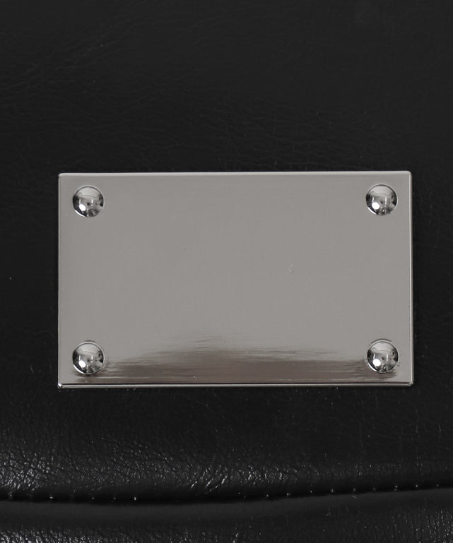 プレートデザインハトメバッグ