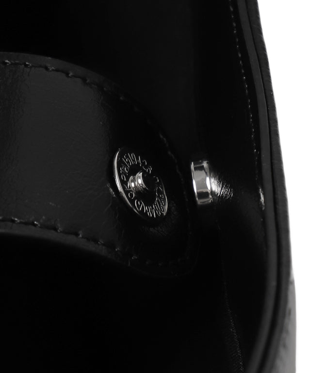 プレートデザインハトメバッグ