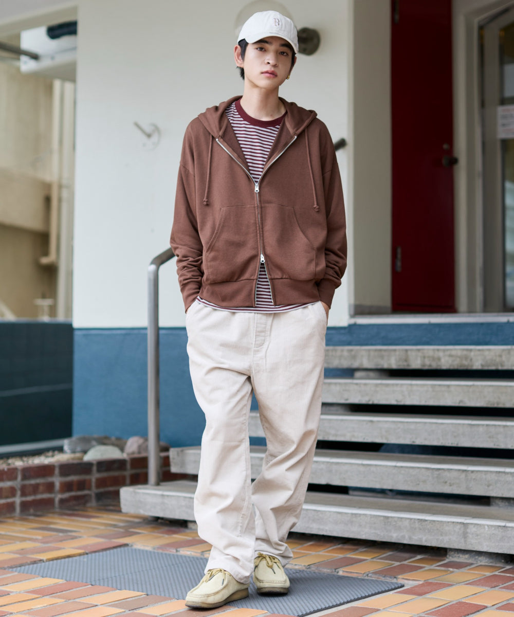 Lベージュ モデル：180cm L着用