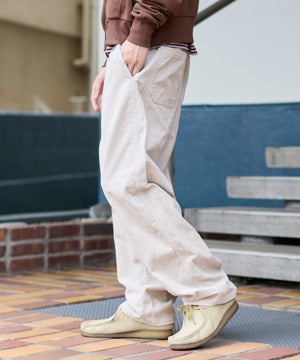 Lベージュ モデル：180cm L着用