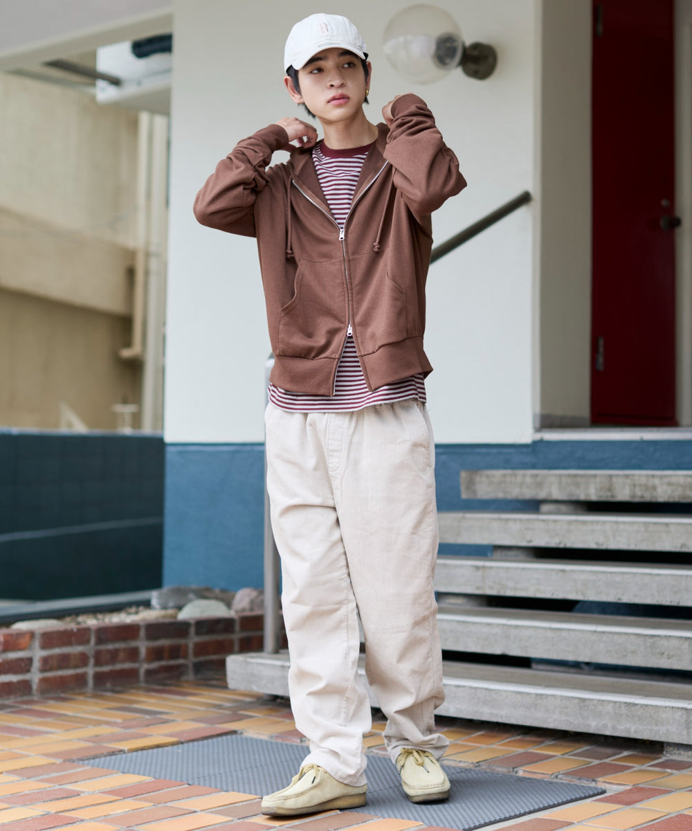 Lベージュ モデル：180cm L着用