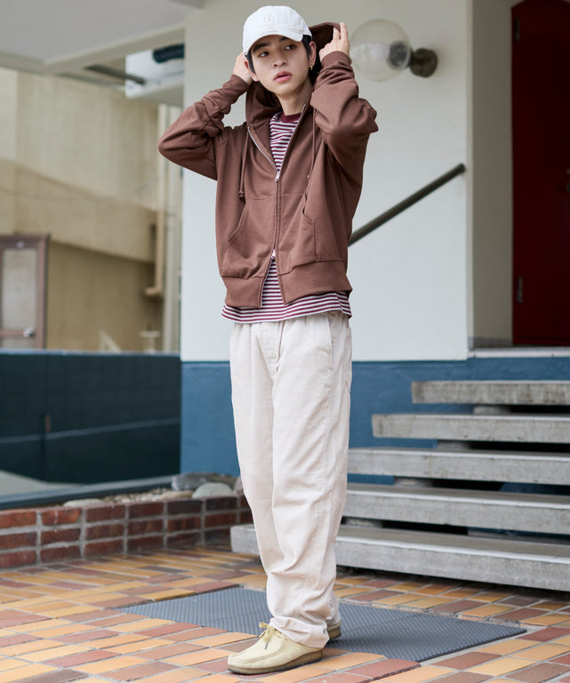 Lベージュ モデル：180cm L着用