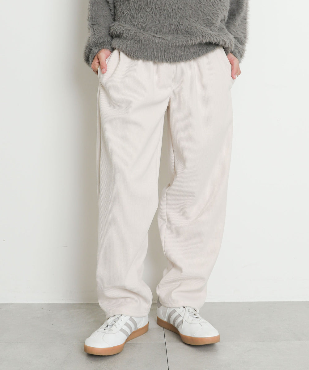 ホワイトアイボリー モデル：175cm L着用