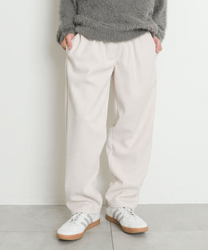 ホワイトアイボリー モデル：175cm L着用