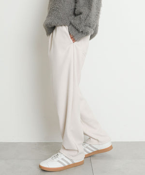 ホワイトアイボリー モデル：175cm L着用