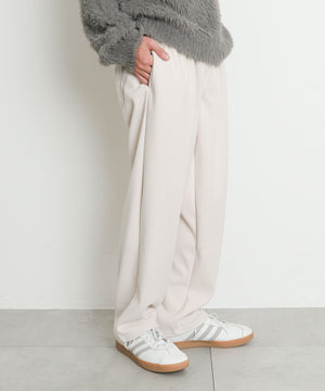 ホワイトアイボリー モデル：175cm L着用