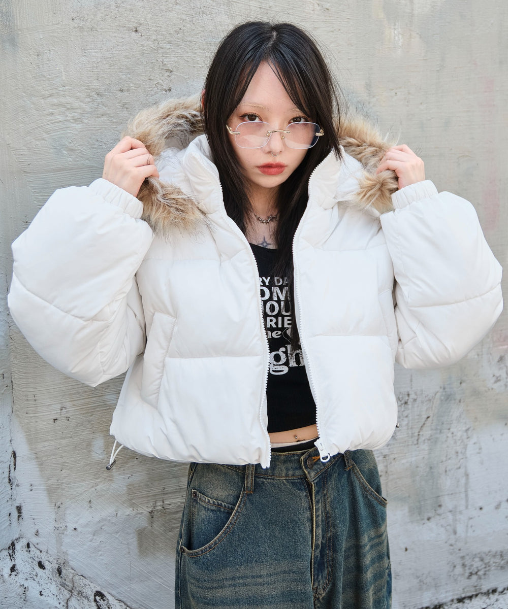 ホワイト モデル：159cm M着用