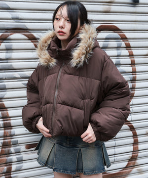 ブラウン モデル：159cm M着用