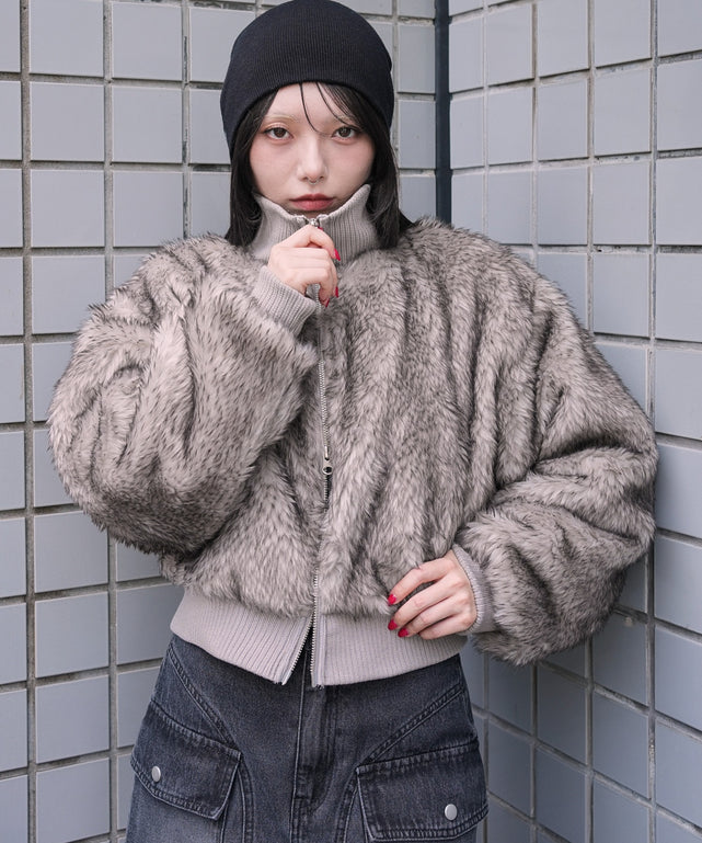 フェイクファーショートブルゾン/グレーソノタ モデル：159cm F着用