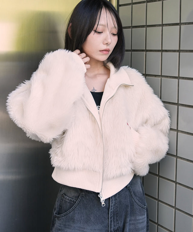 ホワイトアイボリー モデル：159cm F着用