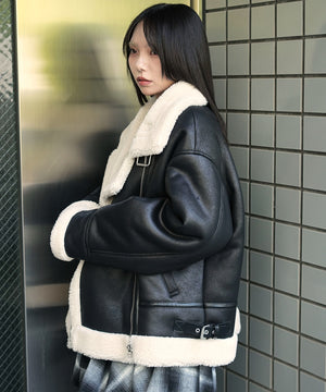 ブラック　モデル：159cm F着用