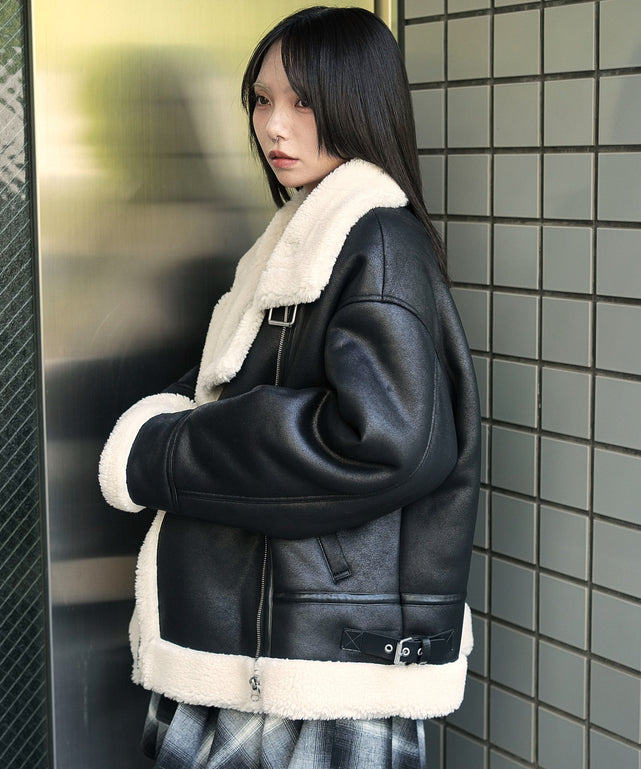 ブラック　モデル：159cm F着用