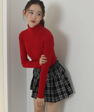 レッド　モデル：163cm S着用