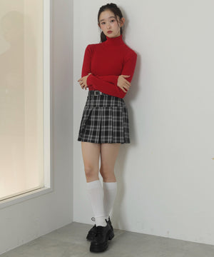 レッド　モデル：163cm S着用