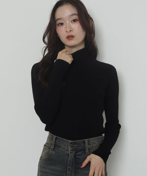 ブラック　モデル：163cm S着用