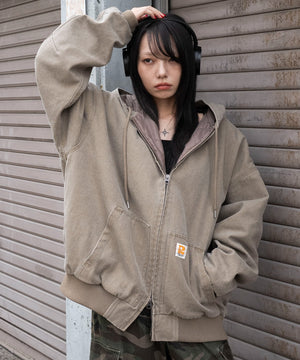 ベージュ　モデル：159cm F着用