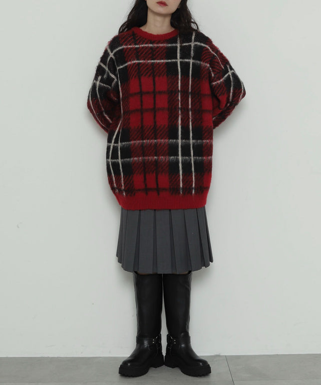 レッドチェック１　モデル：161cm F着用