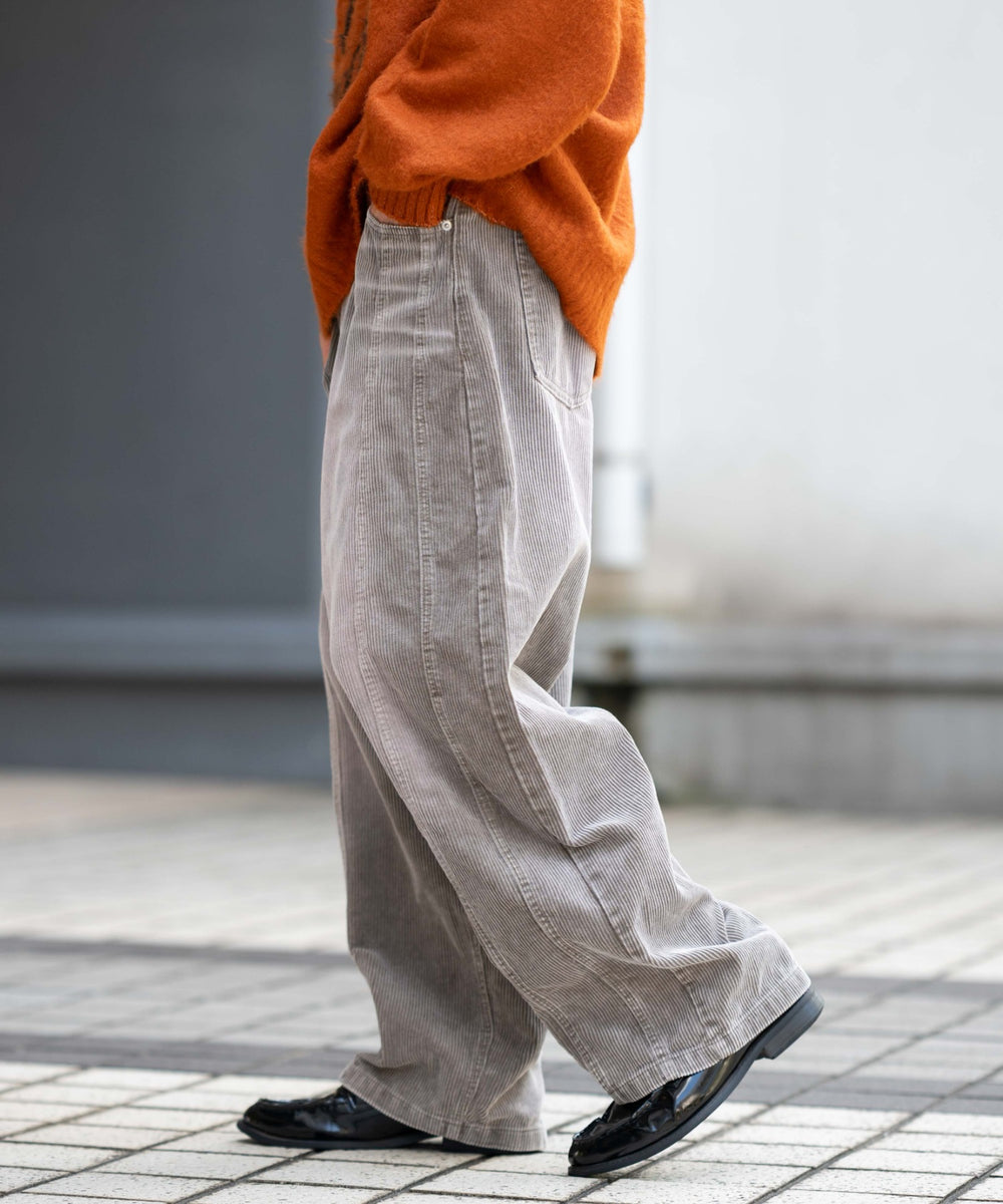 ブラウン モデル：175cm L着用