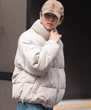 Lベージュ モデル：180cm L着用