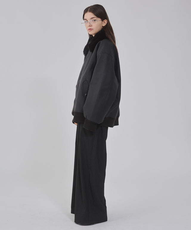 ブラック モデル：162cm L着用