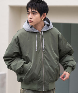 カーキ モデル：180cm L着用