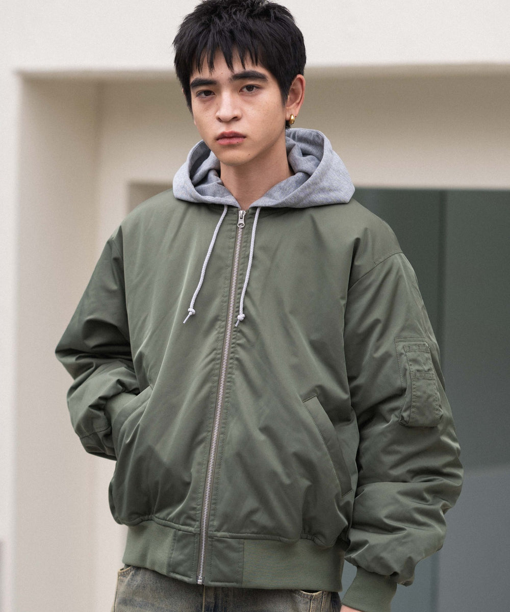 カーキ モデル：180cm L着用