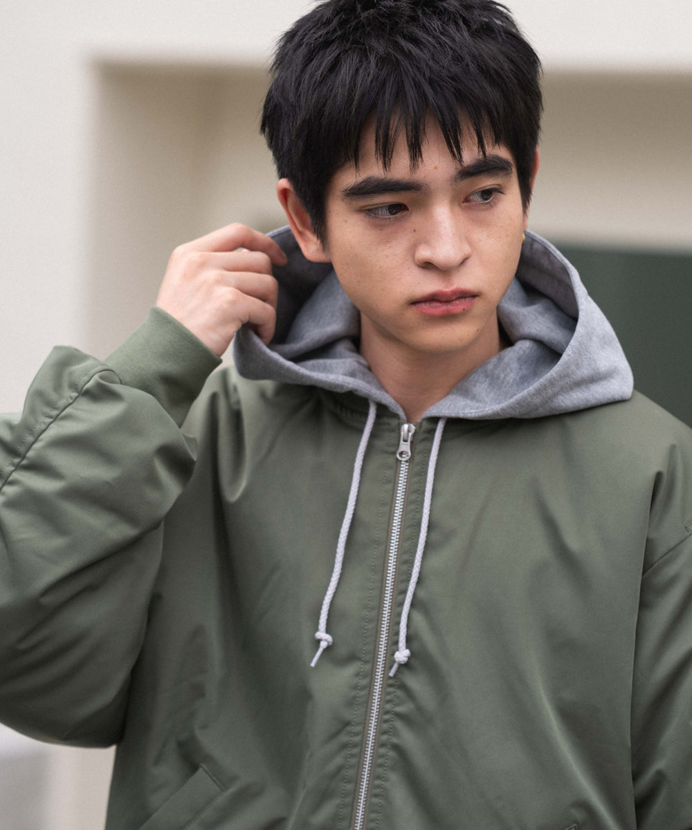 カーキ モデル：180cm L着用