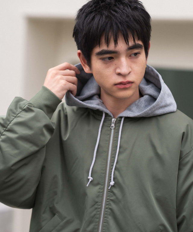 カーキ モデル：180cm L着用