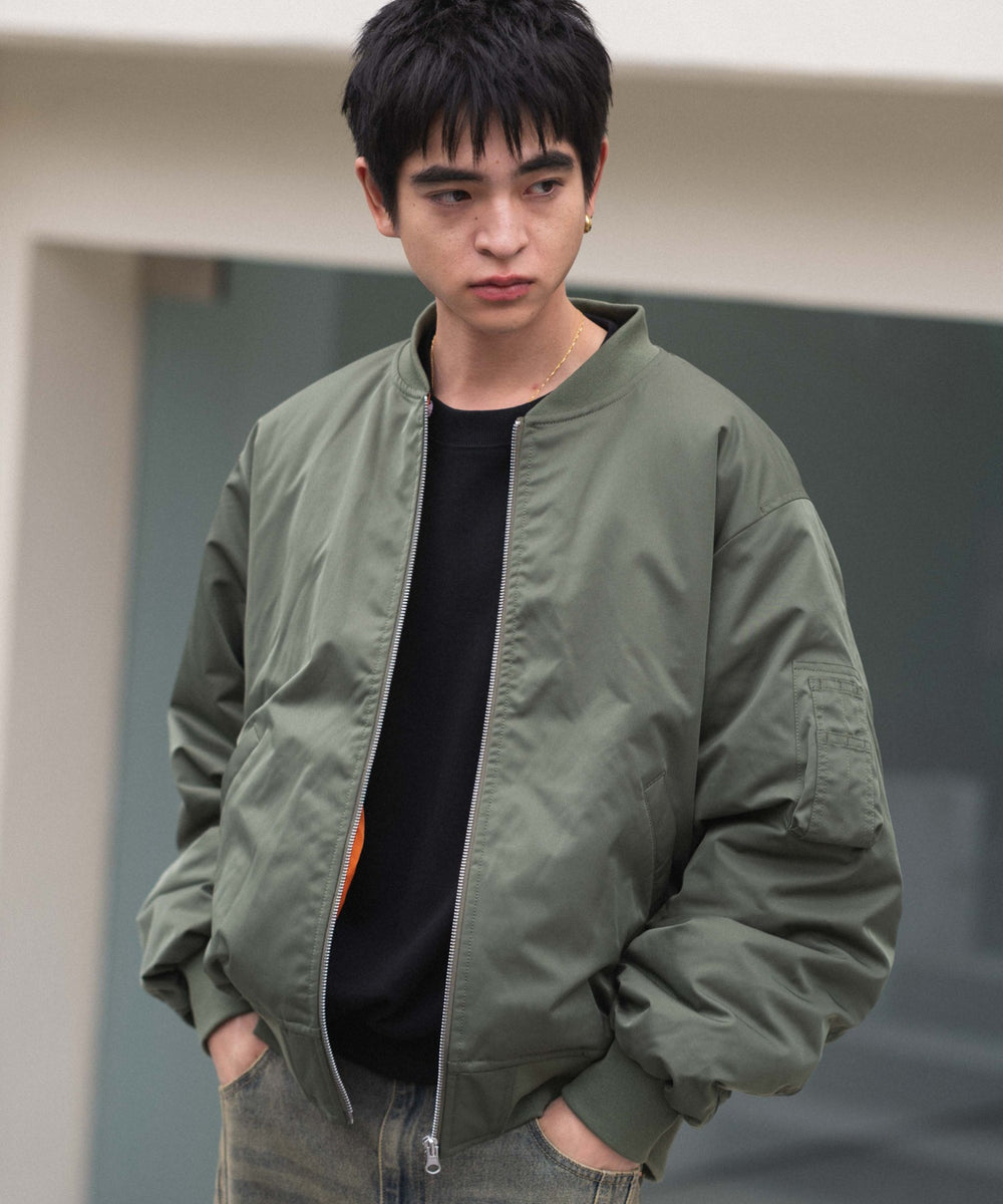 カーキ モデル：180cm L着用