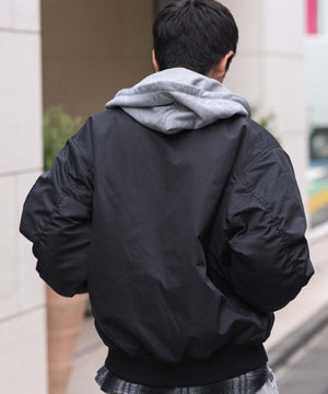 ブラック モデル：180cm L着用