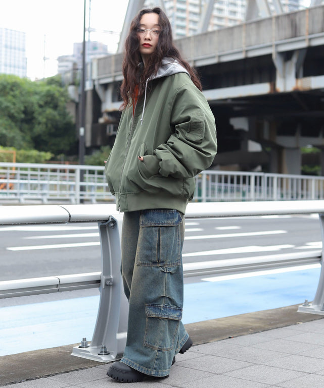 カーキ　モデル：161cm L着用