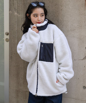 オフホワイト モデル：160cm L着用