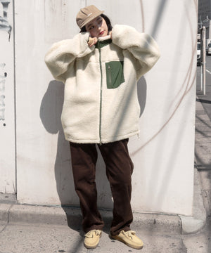 ベージュ モデル：160cm L着用