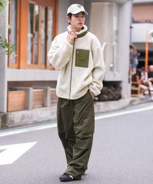 ベージュ モデル：180cm L着用